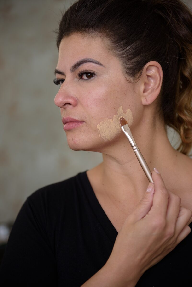 Paola, maquiadora profissional